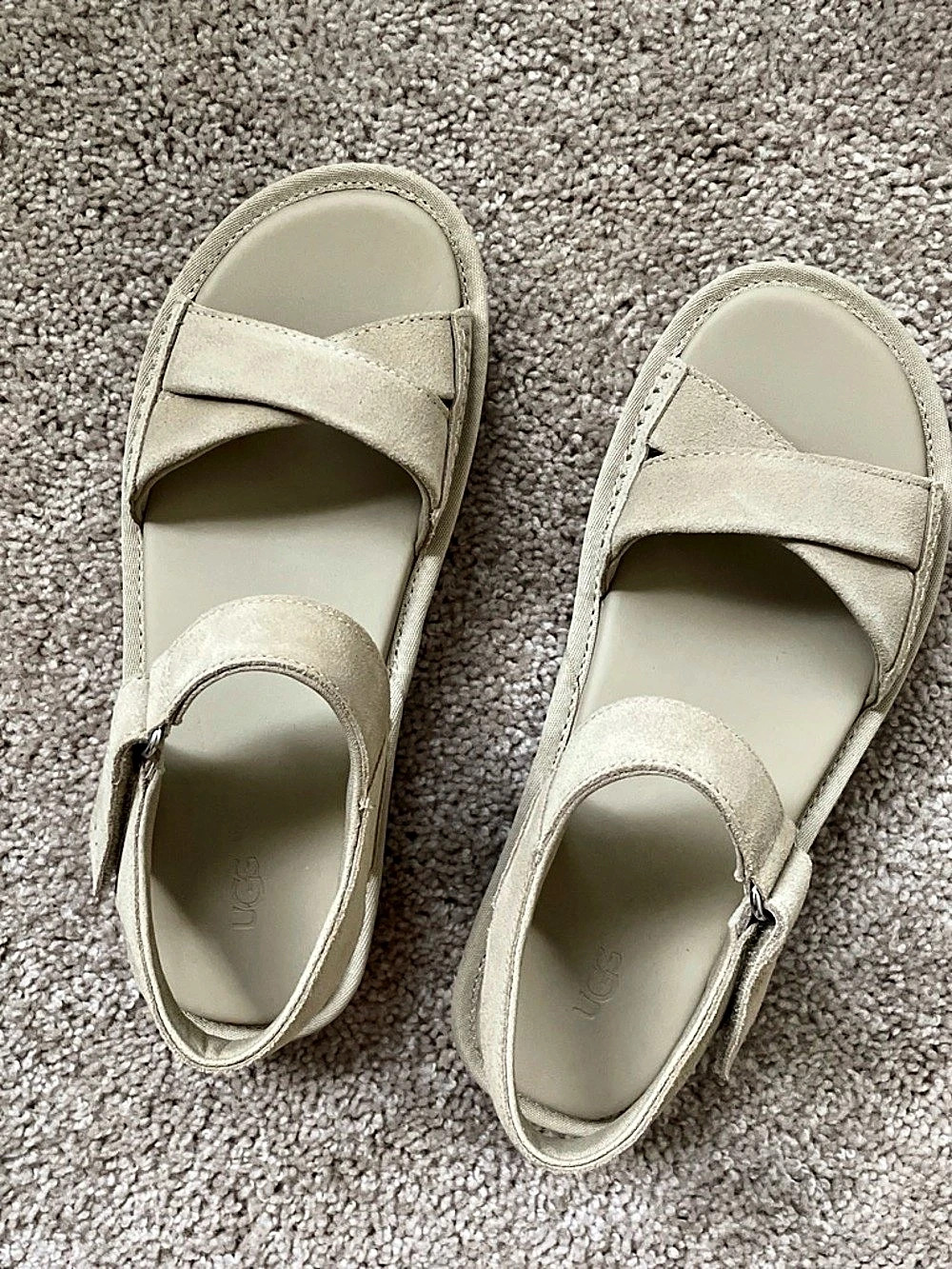 UGG Goldenstar Sandal Platform Sandals in Cream Like New